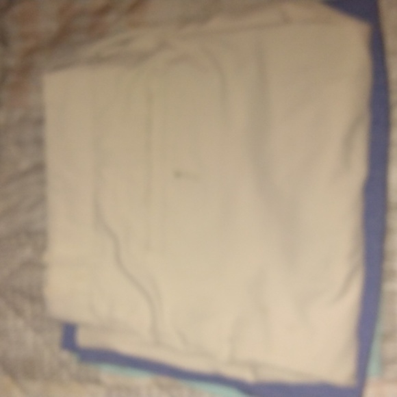 Clothes - Picture 3 of 4